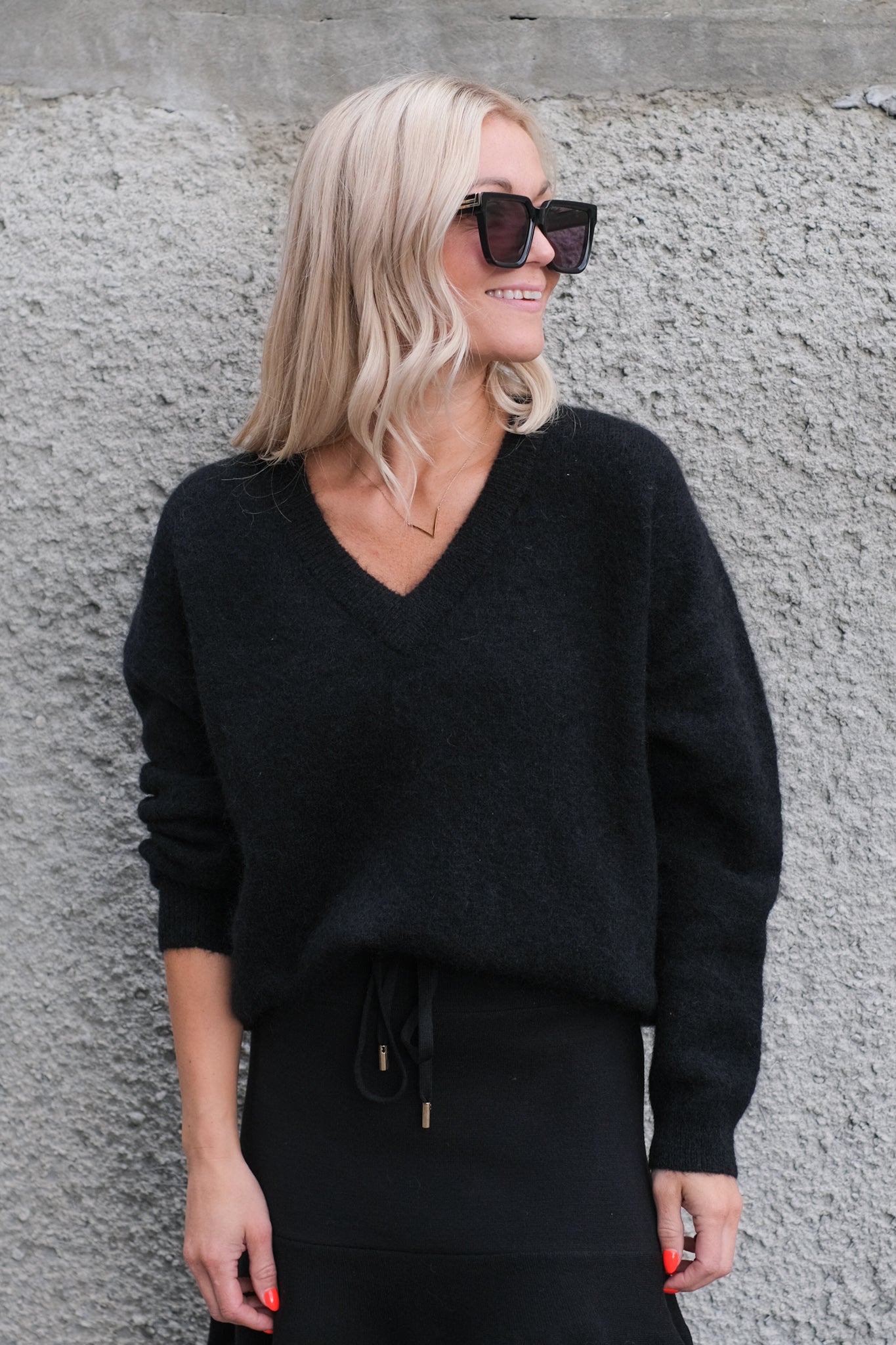Brook Knit Oversize V-Neck Black