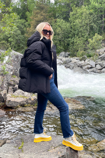 Besseggen Down Jacket Black