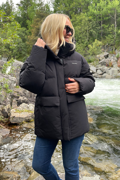 Besseggen Down Jacket Black