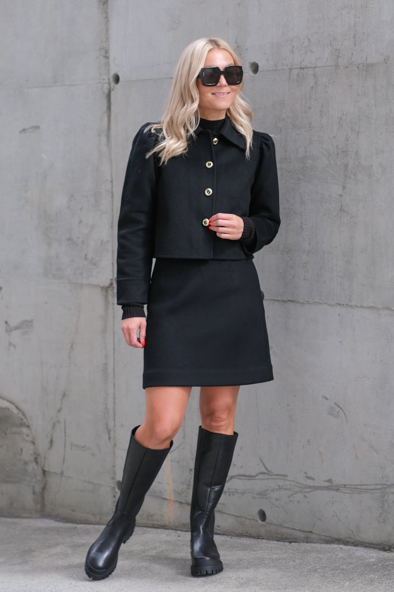Tailored Jacked Black