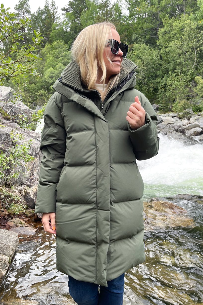 Loen Down Jacket Army