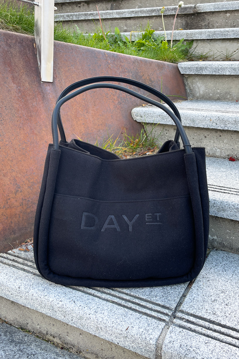 Woolen Small Shopper Black